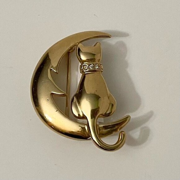 Vintage Cat Brooch Pin Sitting on Crescent Moon - Picture 3 of 16